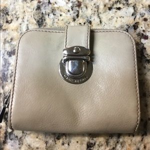 Beautiful Light Cream Marc Jacobs Bi-Fold Wallet